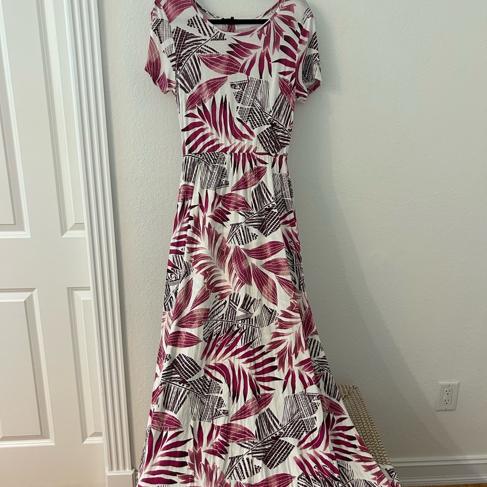 Elegant Leaf Print open back Maxi Dress